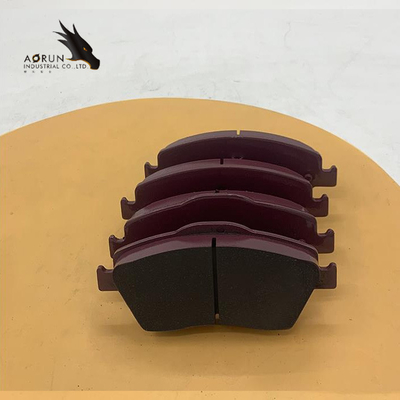 Los fabricantes producen los diversos materiales de las zapatas de freno semimetálicas 04465-02260