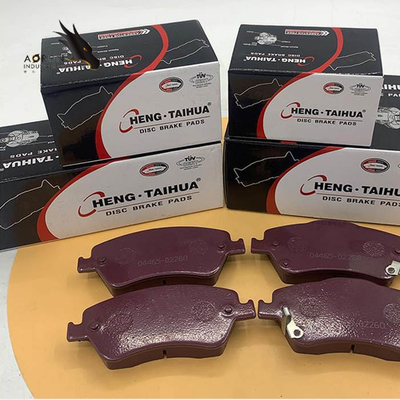 Los fabricantes producen los diversos materiales de las zapatas de freno semimetálicas 04465-02260